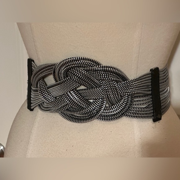 Unique Silver Zipper Belt - Picture 2 of 8